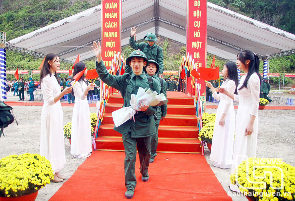 Viết tiếp những mùa xuân mới