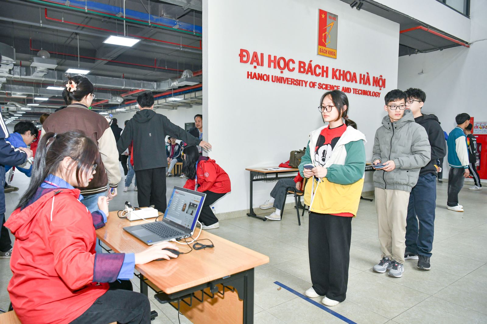 Thí sinh tham dự kỳ thi đánh giá tư duy đợt 1 năm 2025. Ảnh: LV