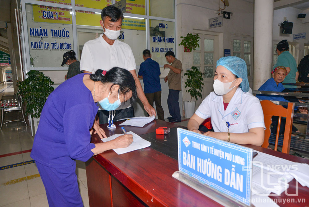 Phú Lương: Phấn đấu 100% người dân được tích hợp sổ sức khỏe điện tử trên ứng dụng VneID