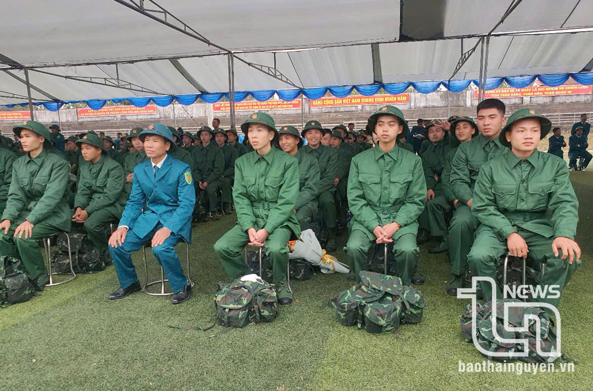Tân binh huyện Phú Bình tại buổi Lễ.