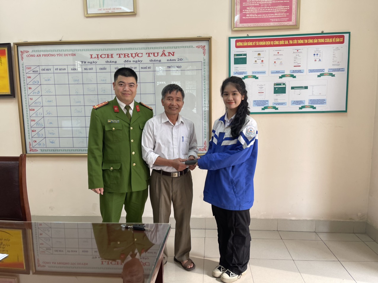Học sinh lớp 9 trả lại hơn 14 triệu đồng cho người đánh mất