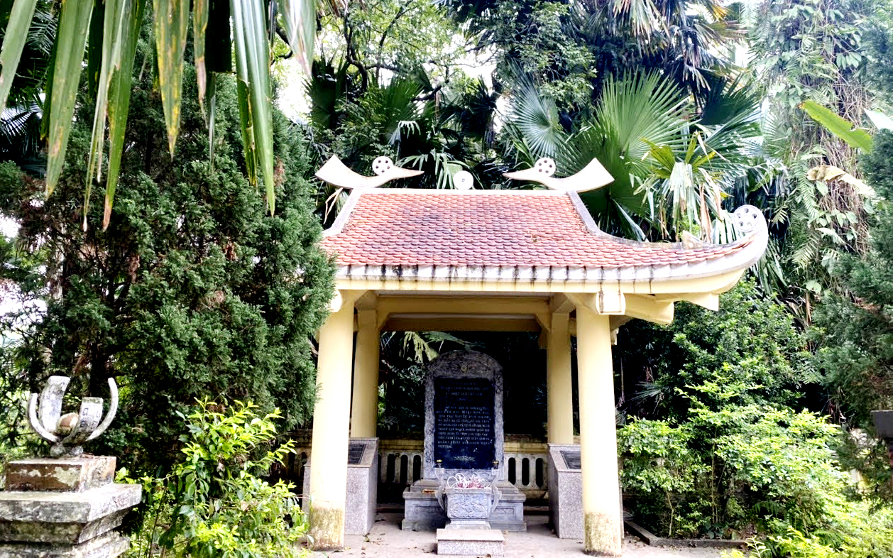 Đồi Cọ, Bản Bắc - Đốm lửa đầu tiên