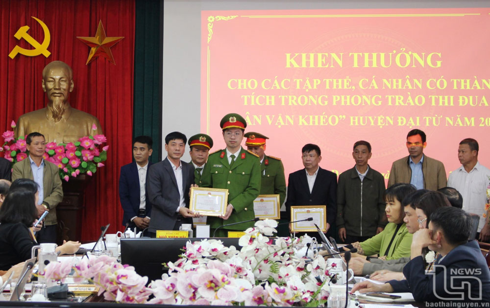 Khen thưởng nhiều tập thể, cá nhân “Dân vận khéo”