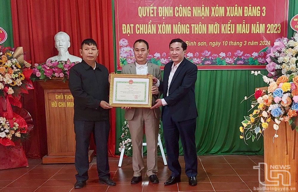 TP. Sông Công: Xóm Xuân Đãng 3 đón Bằng công nhận nông thôn mới kiểu mẫu