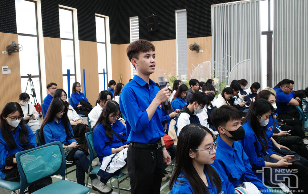 500 sinh viên tham gia đối thoại 