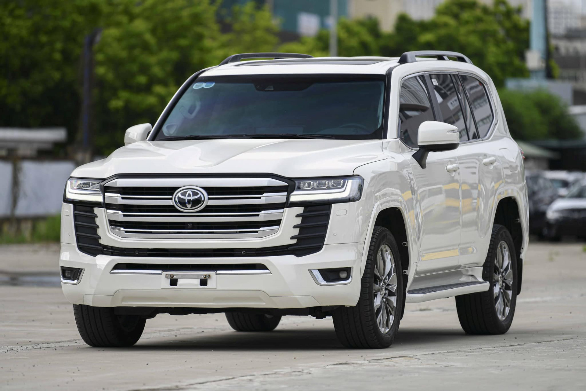 Triệu hồi hơn 1.300 xe Toyota Land Cruiser và Lexus LX 600 tại Việt Nam