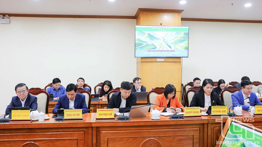 Các đại biểu dự Phiên họp.