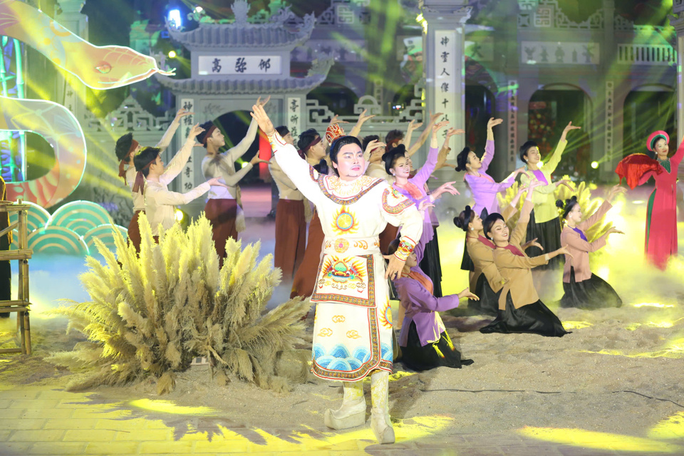 Chương I: “Linh Lang Đại vương - Thượng đẳng phúc thần” nói về huyền tích Linh Lang Đại vương, tôn vinh tinh thần yêu nước và công tác trị thủy của ngài.