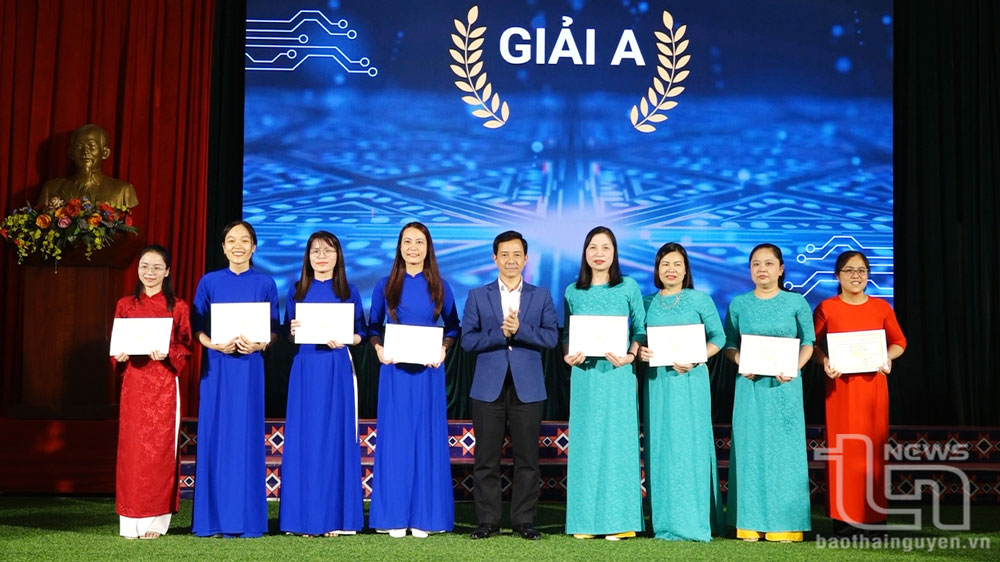 Phú Lương: Gần 170 tác phẩm tham gia cuộc thi 'Xây dựng bảo tàng kỹ thuật số về giáo dục địa phương'