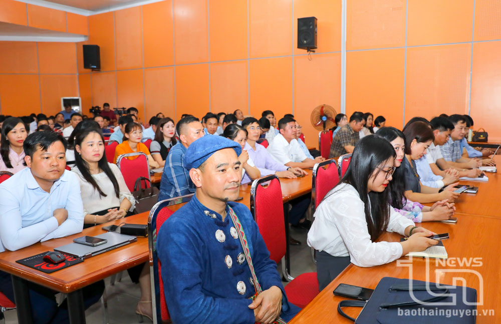 Các đại biểu dự Hội nghị.
