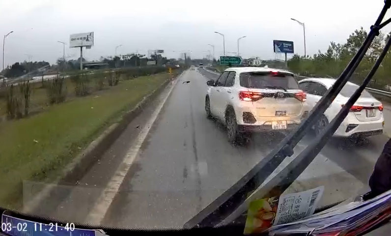 Làm rõ vụ va chạm giao thông giữa 3 ô tô trên cao tốc Hà Nội - Thái Nguyên