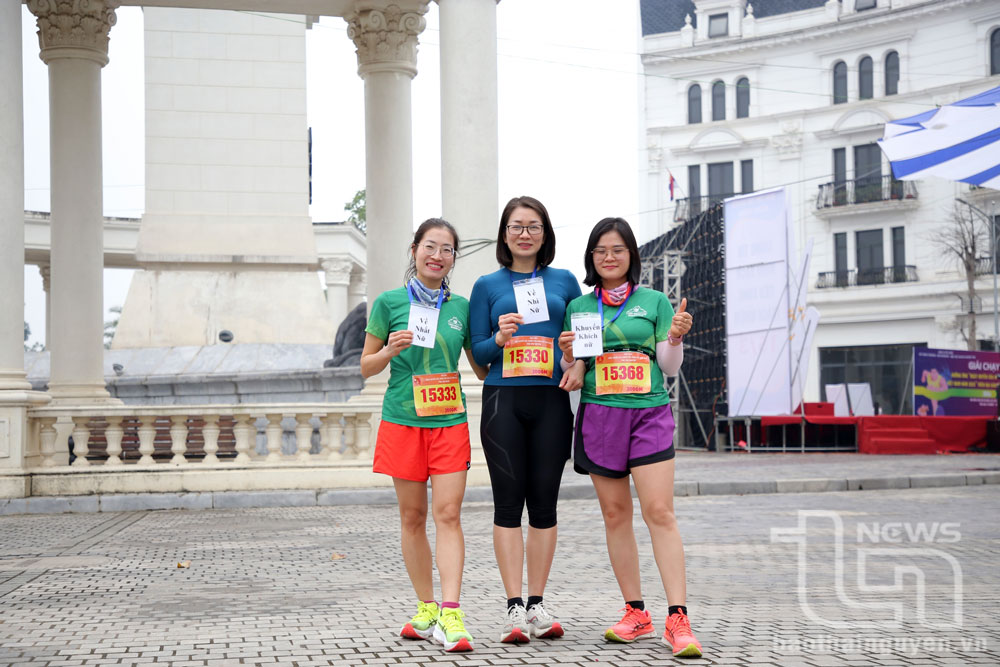 3 vận động viên nữ giành giải nhất, nhì, ba ở nội dung chạy 3.000m đối với nữ.