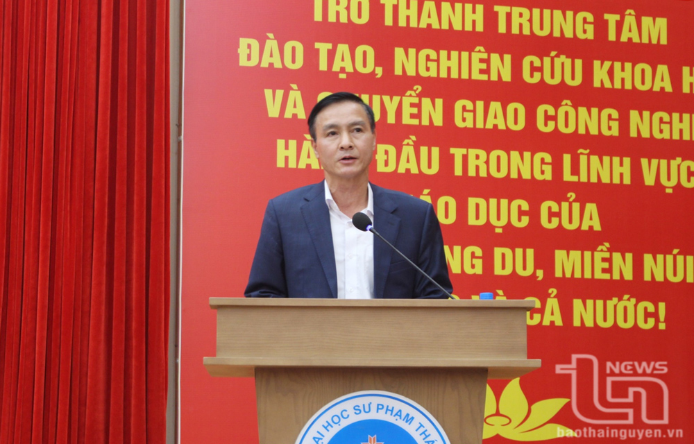 Tiếp tục thực hiện hiệu quả công tác lý luận chính trị và lịch sử Đảng