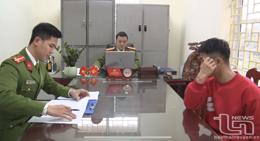 Công an thị trấn Hùng Sơn nhanh chóng làm rõ đối tượng cướp giật điện thoại