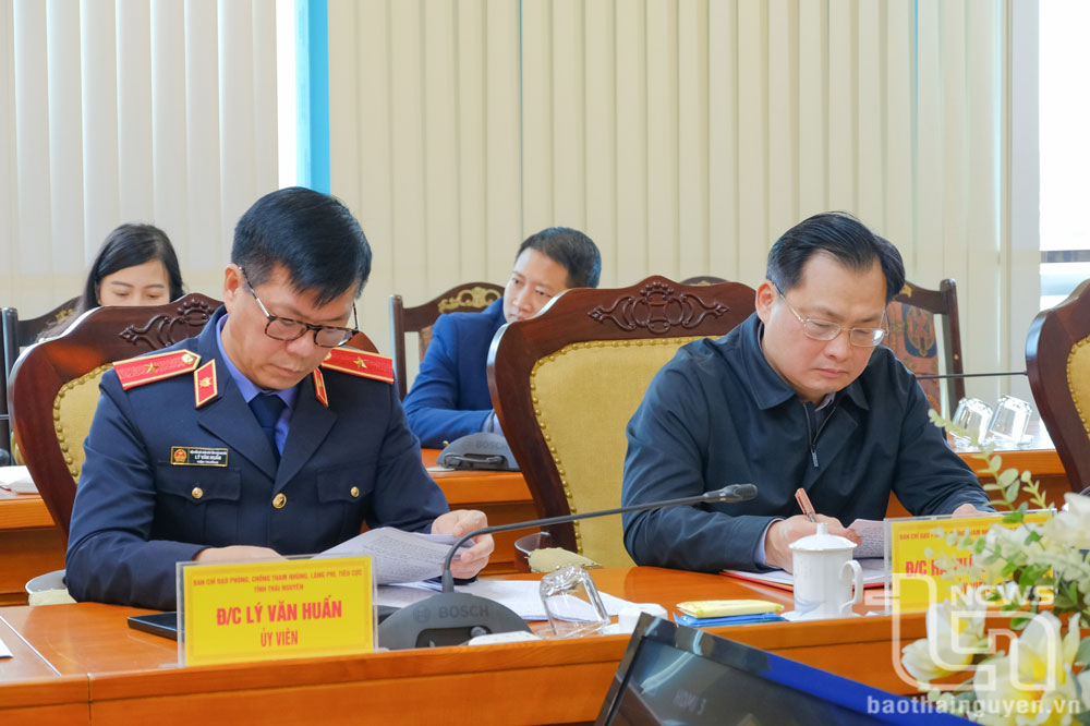 Các đại biểu dự Phiên họp.