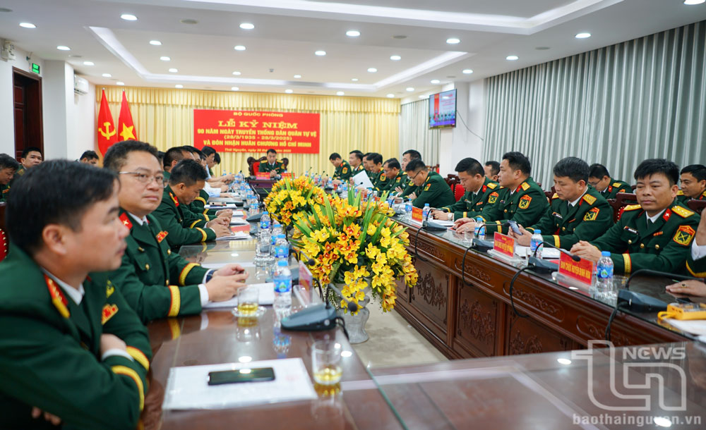 Các đại biểu dự buổi Lễ tại điểm cầu Bộ Chỉ huy quân sự tỉnh Thái Nguyên.