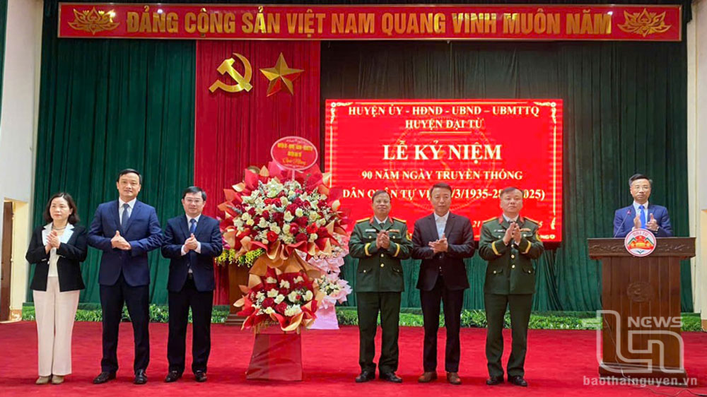 Các địa phương kỷ niệm 90 năm Ngày truyền thống dân quân tự vệ
