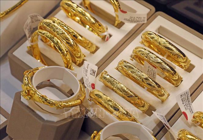 Giá vàng tiếp đà tăng vọt 1,2 triệu đồng/lượng