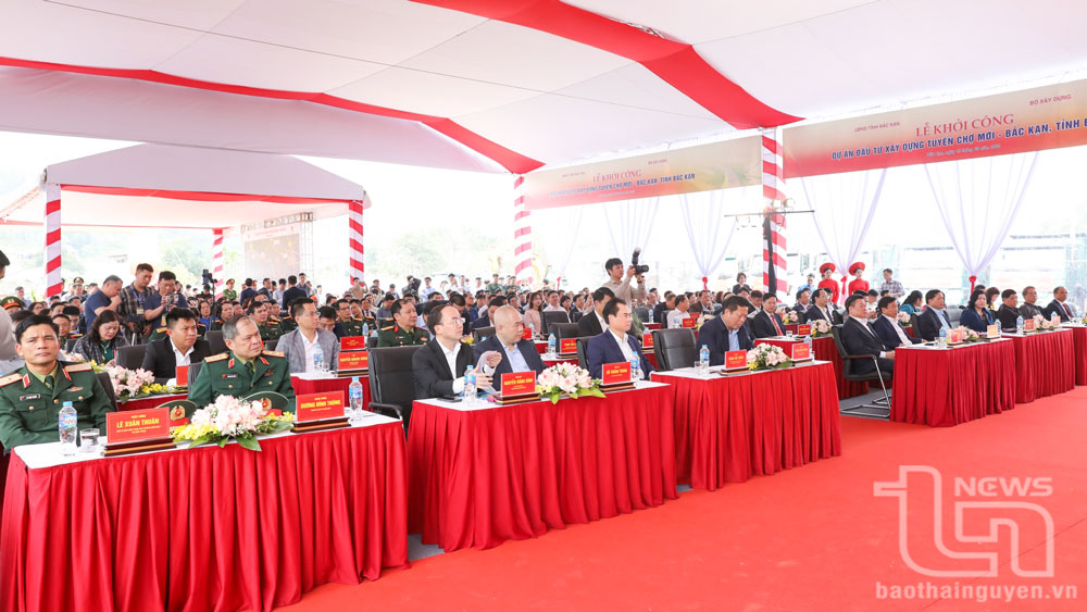 Các đại biểu dự buổi Lễ.
