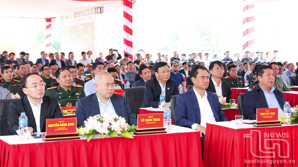 Các đại biểu dự buổi Lễ.