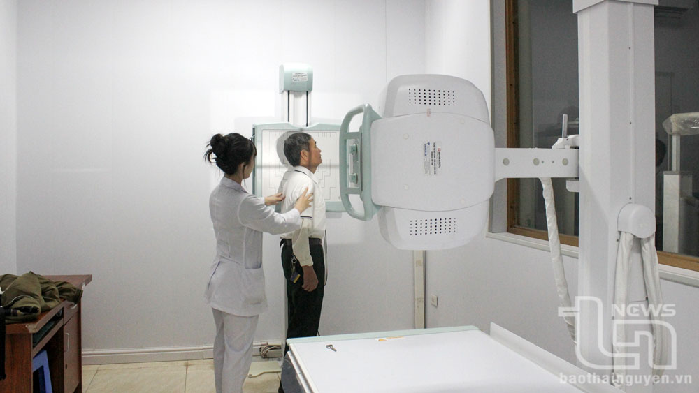 Việc đăng ký khám tại Kiosk y tế thông minh giúp người dân được trực tiếp đến ngay phòng khám, giảm thời gian chờ đợi.