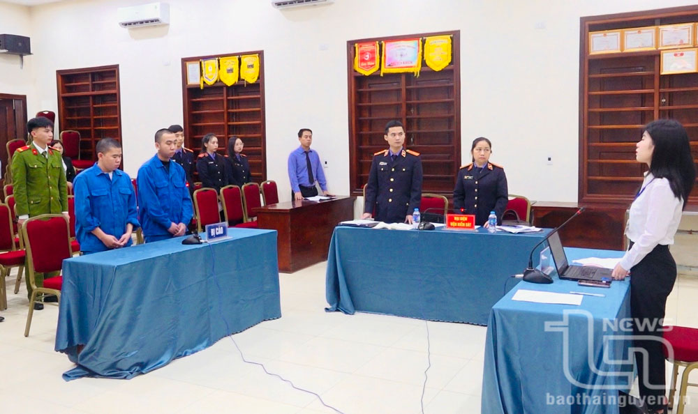 Phiên tòa xét xử.