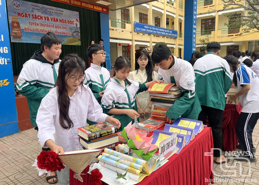Hơn 1.000 giáo viên, học sinh tham gia Ngày sách và văn hóa đọc