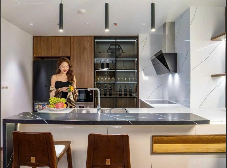  
Phòng bếp trong thiết kế căn hộ 100m2 3 phòng ngủ