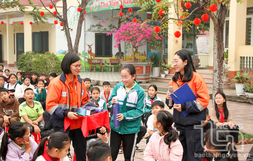 Núi Pháo lan tỏa thói quen tiết kiệm năng lượng cho học sinh tiểu học