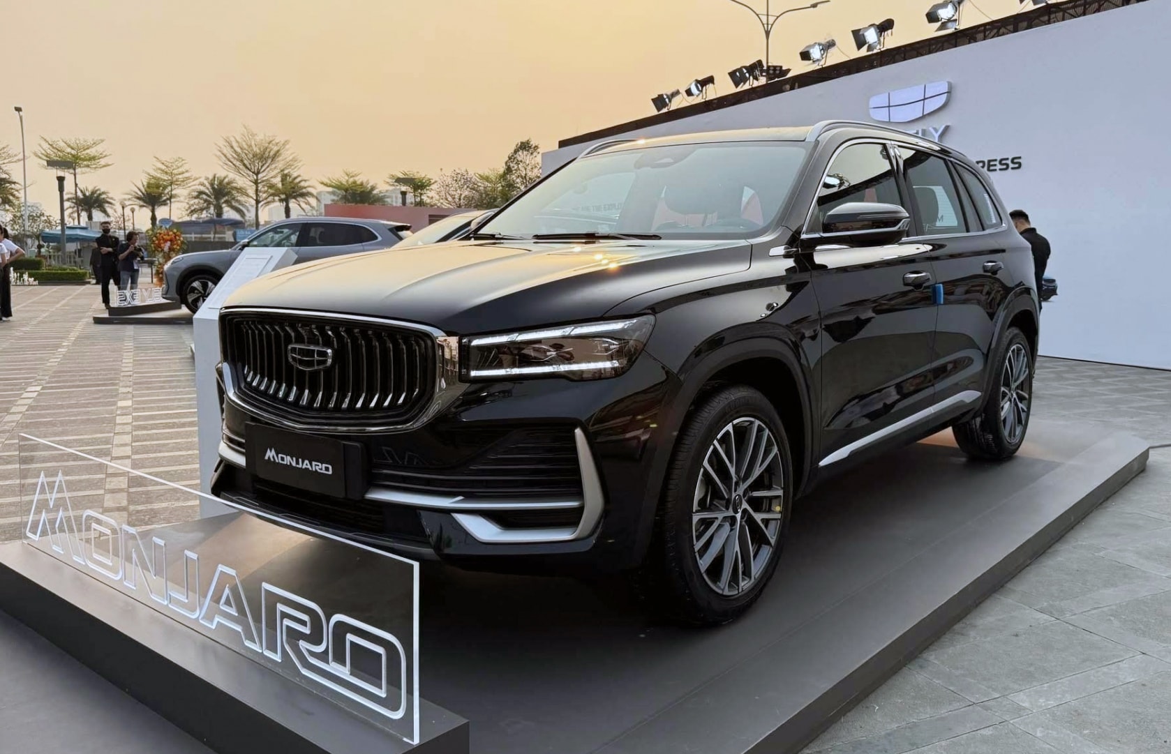 Geely Monjaro có nhiều nét tương đồng với Volvo XC60 do chia sẻ cùng nền tảng. Ảnh: Hoàng Linh