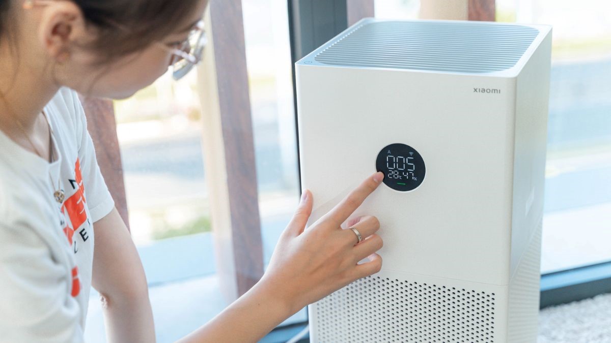 Máy lọc không khí là quà 8/3 giúp mẹ chồng chăm sóc sức khỏe