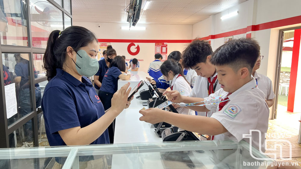 Smart Canteen: Bảo vệ sức khỏe học đường