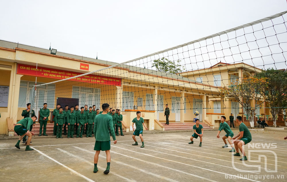 Tổ chức sinh hoạt ngày chính trị và văn hóa tinh thần cho chiến sĩ mới