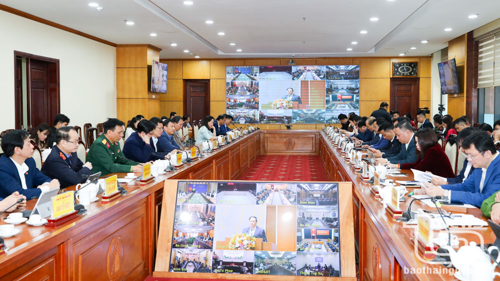 Các đại biểu tham dự Phiên họp thứ nhất Ban Chỉ đạo phát triển khoa học, công nghệ, đổi mới sáng tạo, chuyển đổi số, Đề án 06 tại điểm cầu UBND tỉnh.