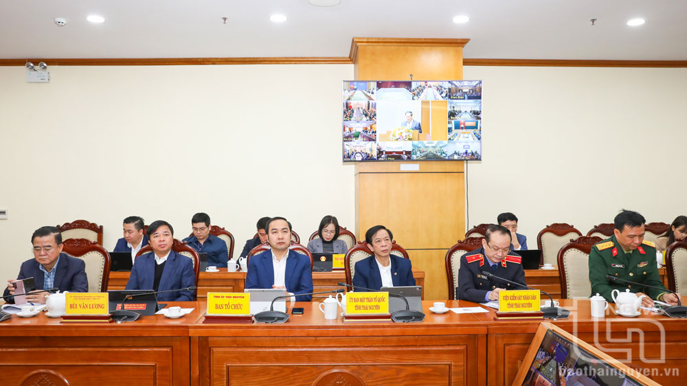 Các đại biểu tham dự Phiên họp tại điểm cầu UBND tỉnh Thái Nguyên.