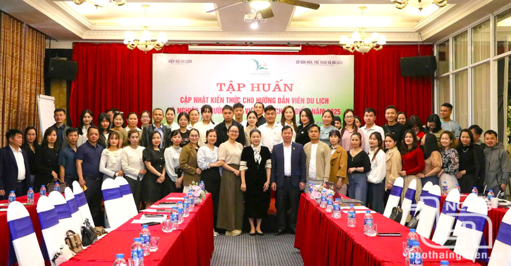 Các học viên tham gia lớp tập huấn.
