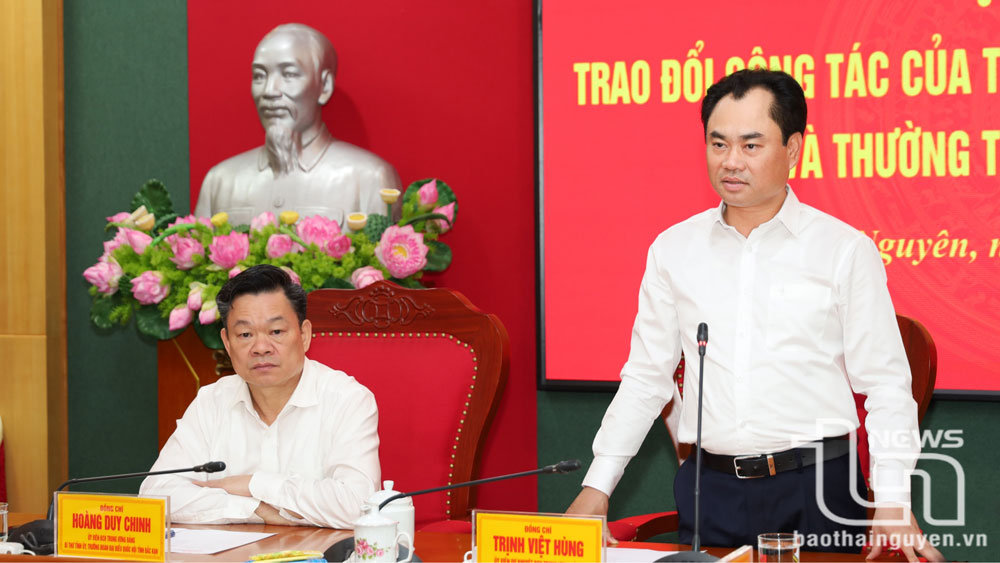 Đồng chí Bí thư Tỉnh ủy Thái Nguyên Trịnh Việt Hùng phát biểu tại Hội nghị.