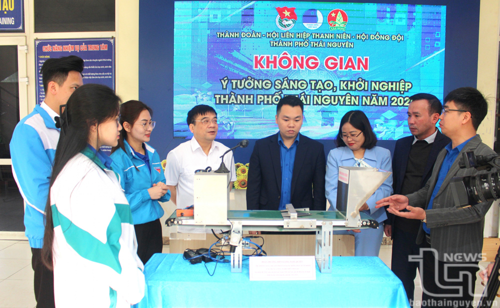 Một số dự án khởi nghiệp sáng tạo tiêu biểu của tuổi trẻ thành phố được trưng bày tại Chương trình.