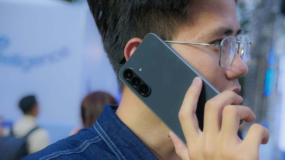 Tất cả các dòng điện thoại Samsung nên mua giá rẻ tại CellphoneS