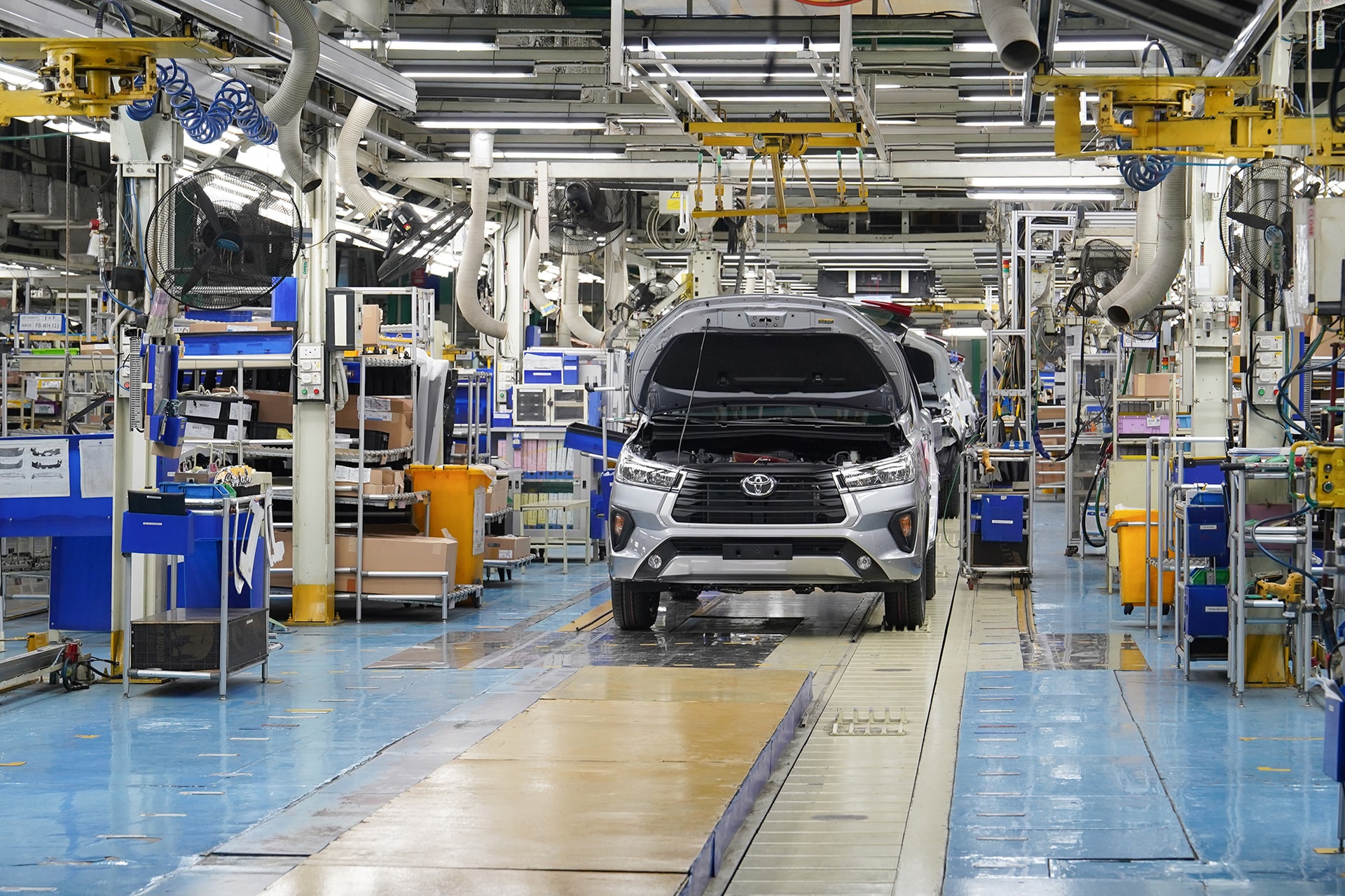 Các xe Toyota “Made in Vietnam” gồm Vios, Innova, Fortuner, Veloz Cross và Avanza Premio. Ảnh: Hoàng Linh