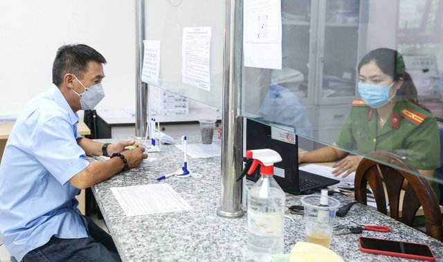 Bị “giật” tiền góp vốn làm ăn vừa tố cáo, vừa kiện ra tòa được không?
