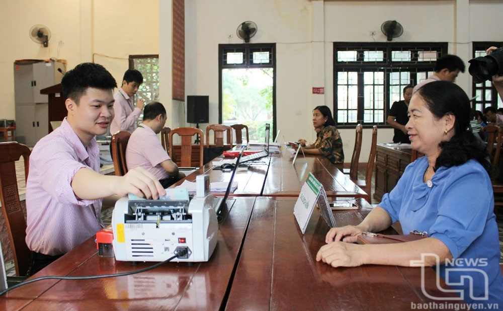 Huy động tiền gửi tạo nguồn lực cho tín dụng chính sách 