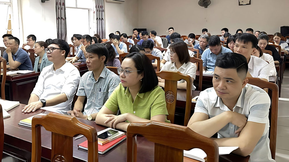 Đảng ủy Khối các cơ quan tỉnh: Khai giảng lớp bồi dưỡng lý luận chính trị dành cho đảng viên mới
