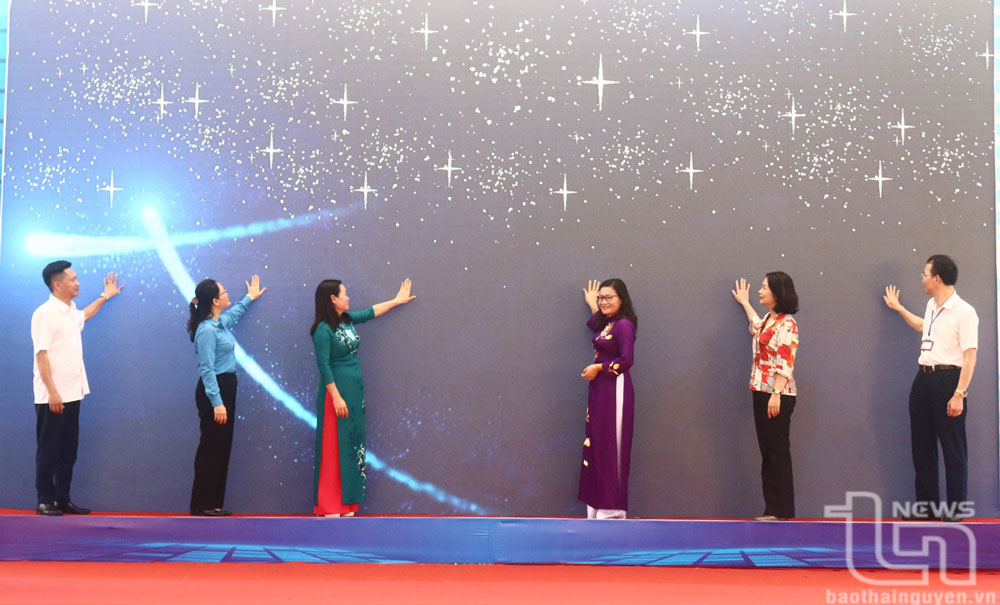 Hơn 1.000 người tham gia Lễ phát động hưởng ứng Tháng hành động về an toàn, vệ sinh lao động