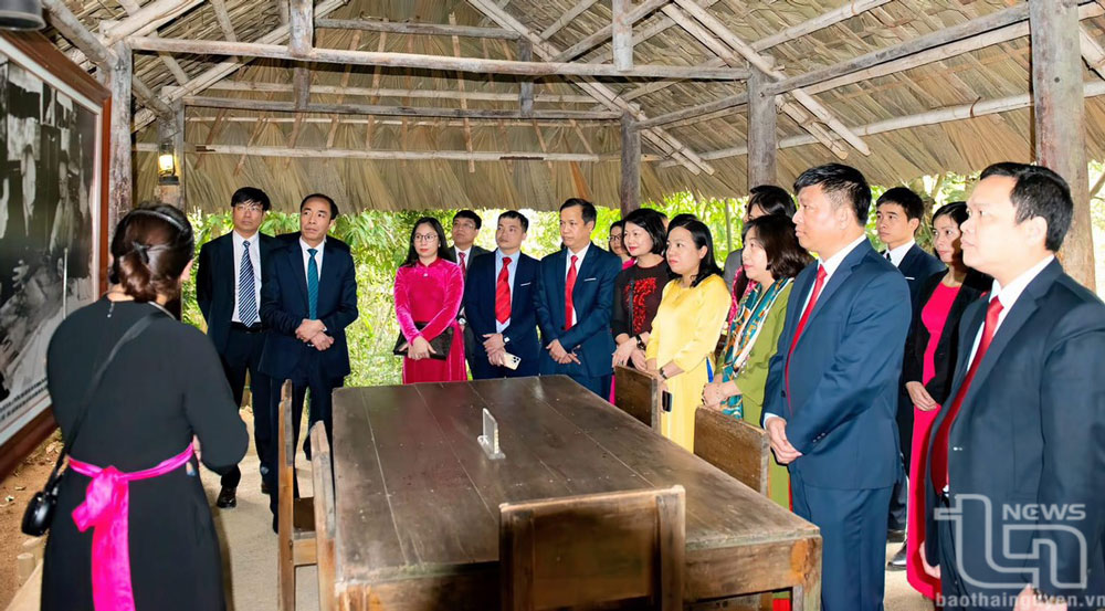 Nơi ấy chở che cách mạng