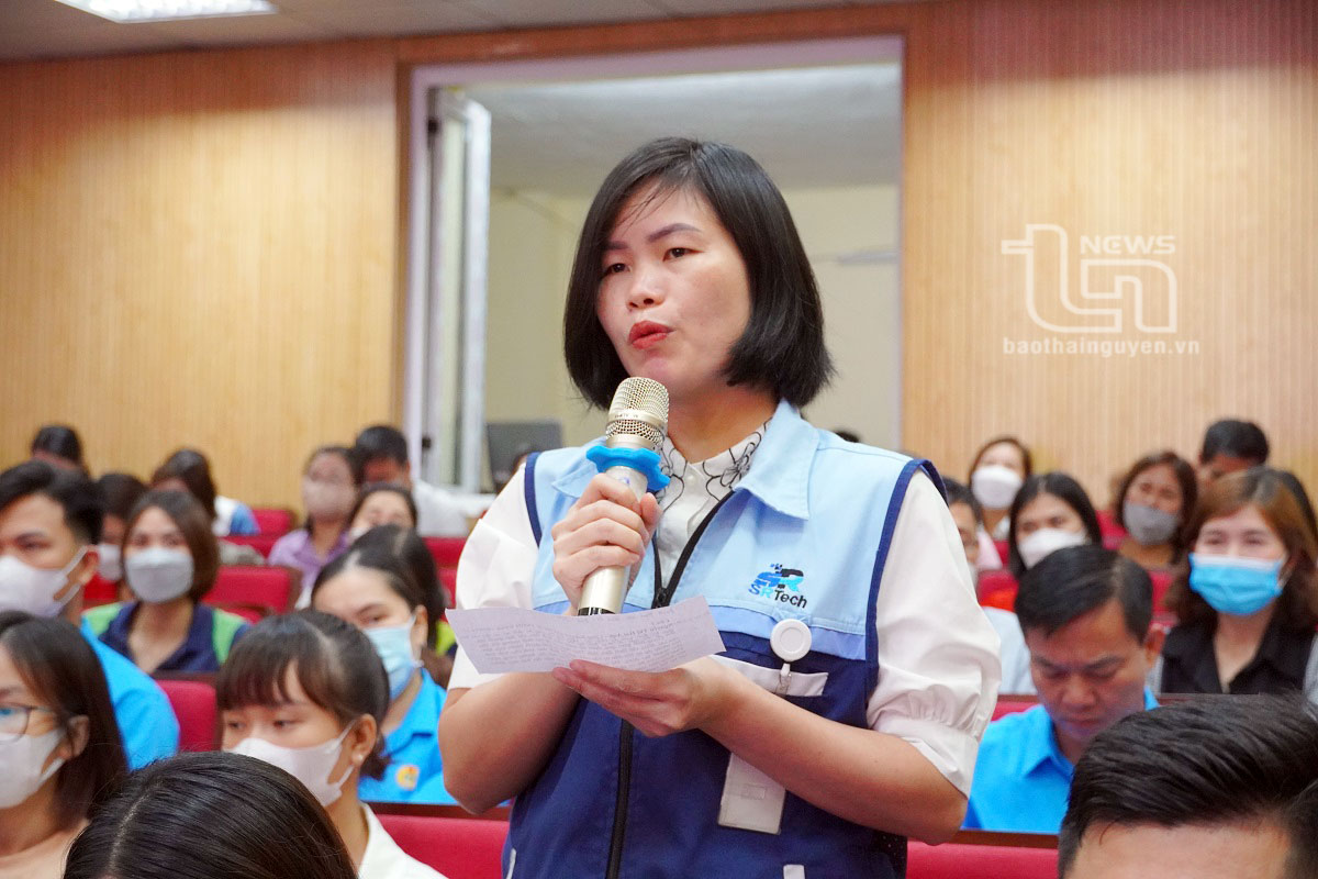   Đối thoại, tuyên truyền chính sách bảo hiểm xã hội, bảo hiểm y tế, bảo hiểm thất nghiệp