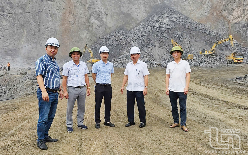 Kiểm tra an toàn vệ sinh lao động tại Công ty CP Khai khoáng miền núi