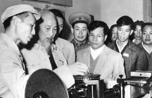 Hai lần gặp Bác