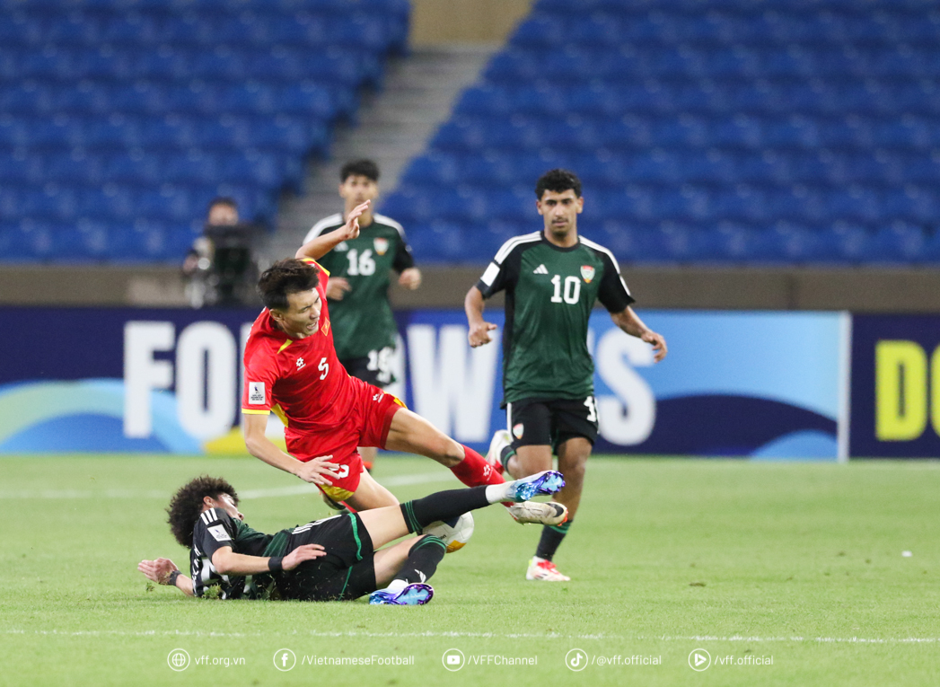 U17 Việt Nam lỡ chiến thắng trong phút cuối 