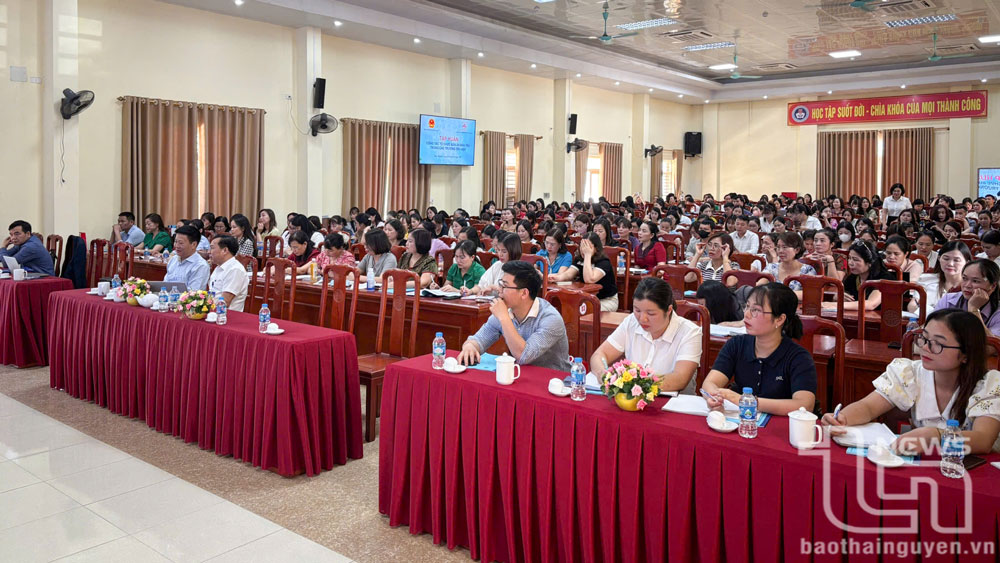 300 đại biểu dự tập huấn về công tác tổ chức bữa ăn bán trú